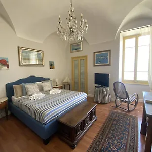 Bed & Breakfast Casa D'artista Affittacamere, Alassio